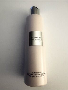 Viktor & Rolf Flowerbomb Perfumed Body Lotion